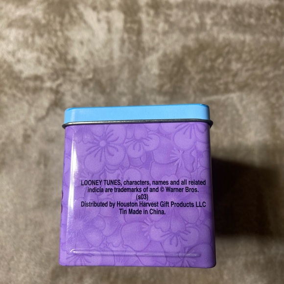 Vintage Tweety Bird Tin Chest Bank With Lock & keys - Picture 6 of 16